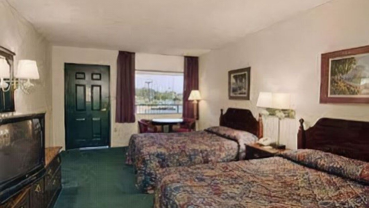 Photo of Others in Perry