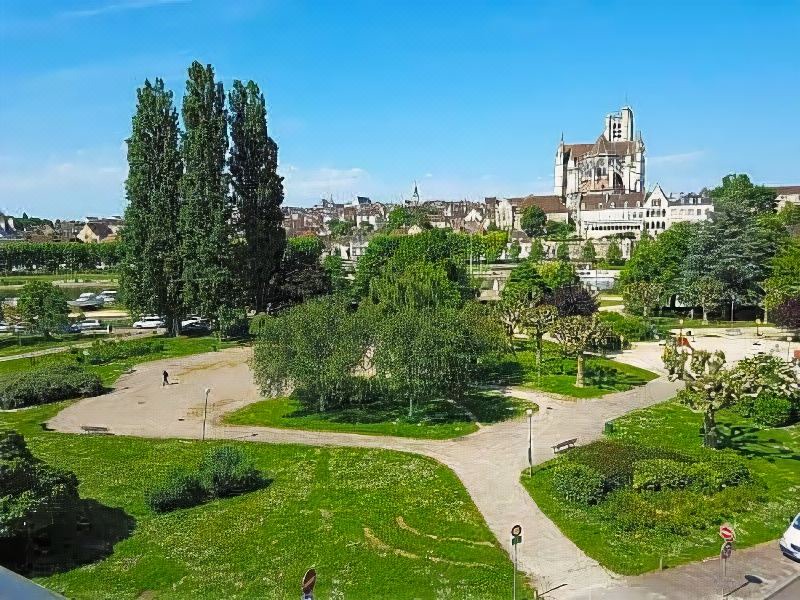 Photo of Others in Auxerre