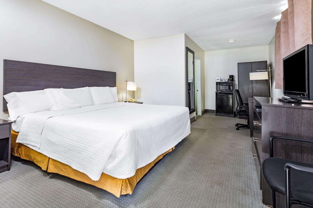 Photo of Bedroom in Bracebridge