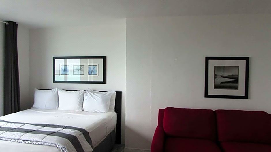 Photo of Bedroom in Mid Beach