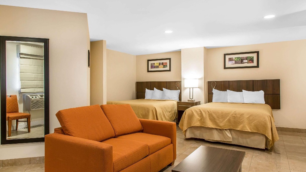 Photo of Livingroom in Middletown