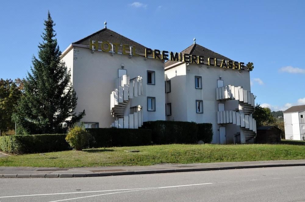 Photo of Buildings in Ludres
