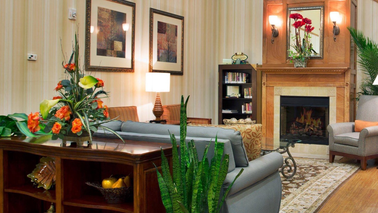 Photo of Livingroom in Pineville