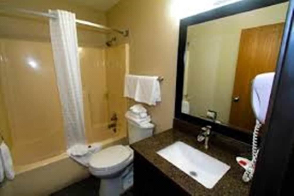 Photo of Bathroom in Lenexa