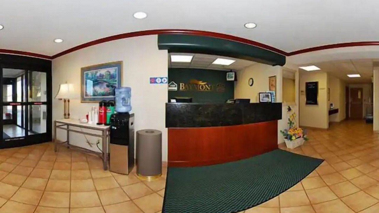 Photo of Livingroom in Sullivan