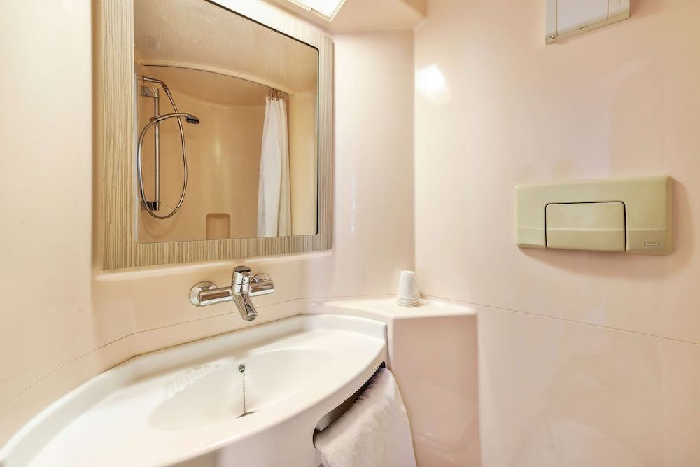 Photo of Bathroom in Plaisir