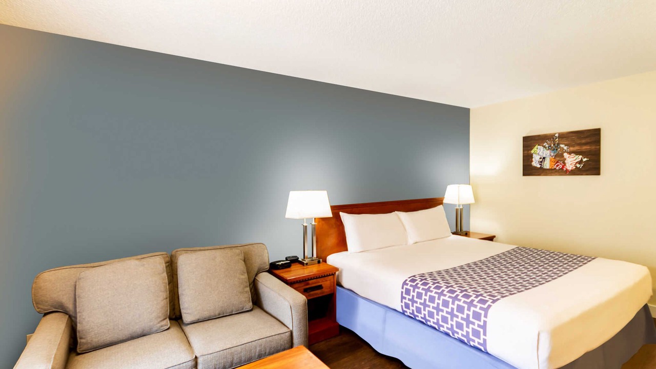 Photo of Others in Banff Trail