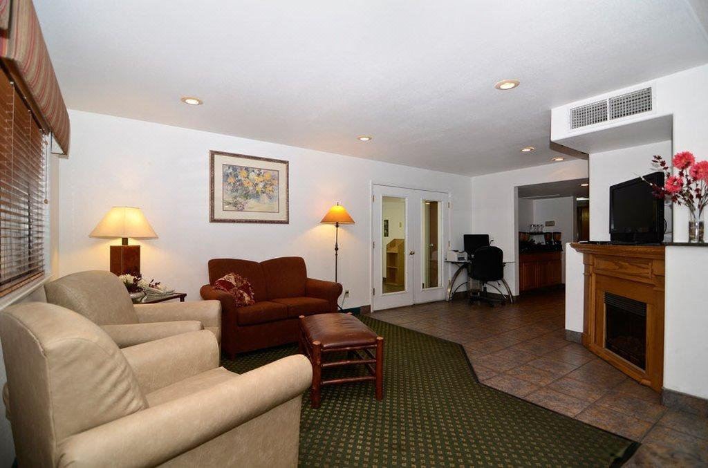 Photo of Livingroom in Parker