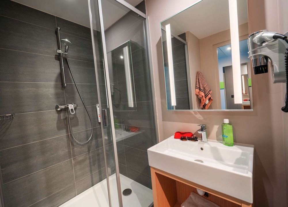 Photo of Bathroom in Clamart