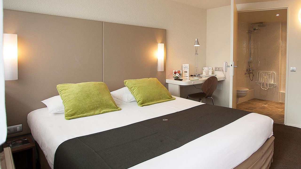 Photo of Bedroom in Cleon