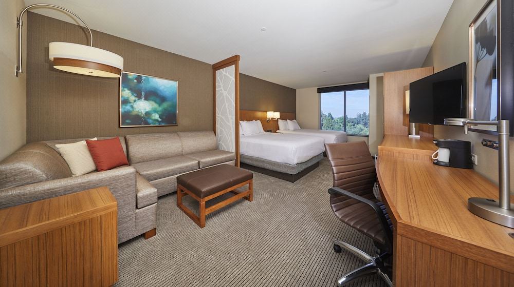 Photo of Livingroom in Cal Young