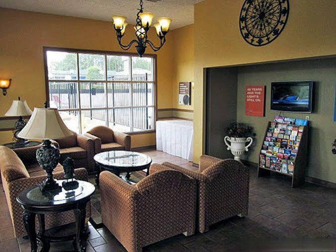 Photo of Livingroom in Tyler