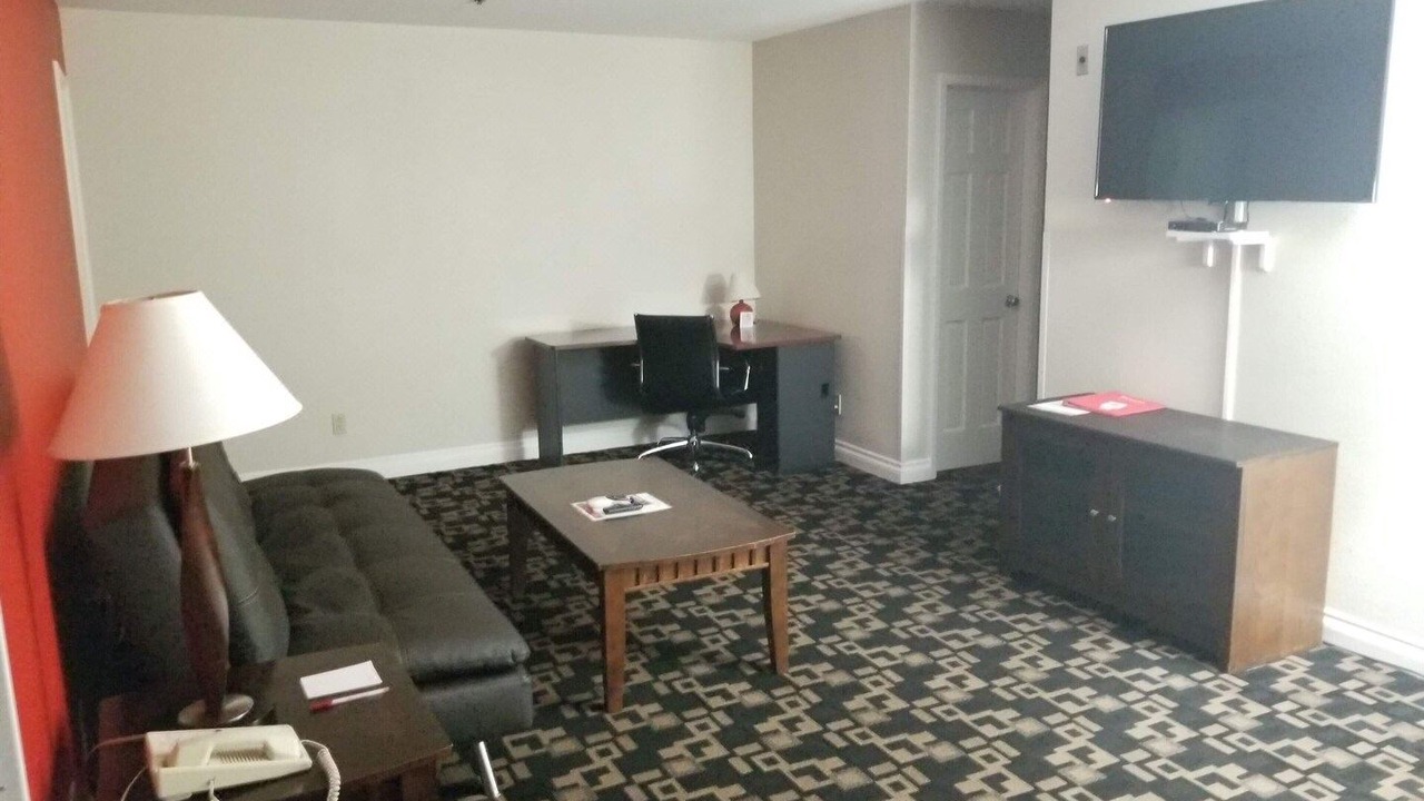 Photo of Livingroom in East Side Capistrano