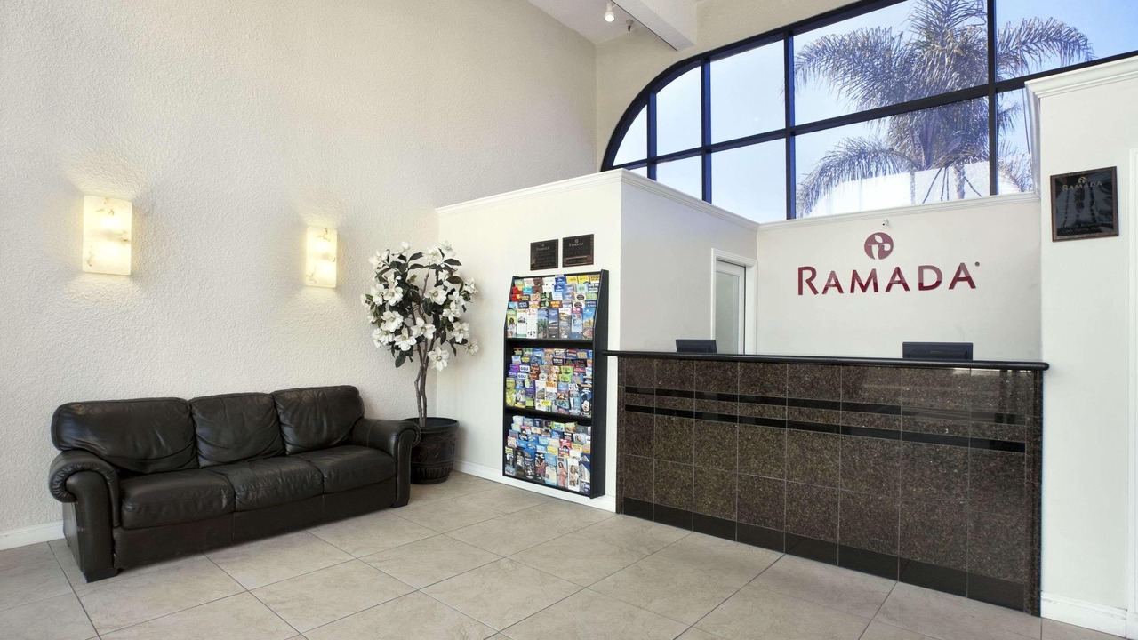 Photo of Livingroom in East Side Capistrano