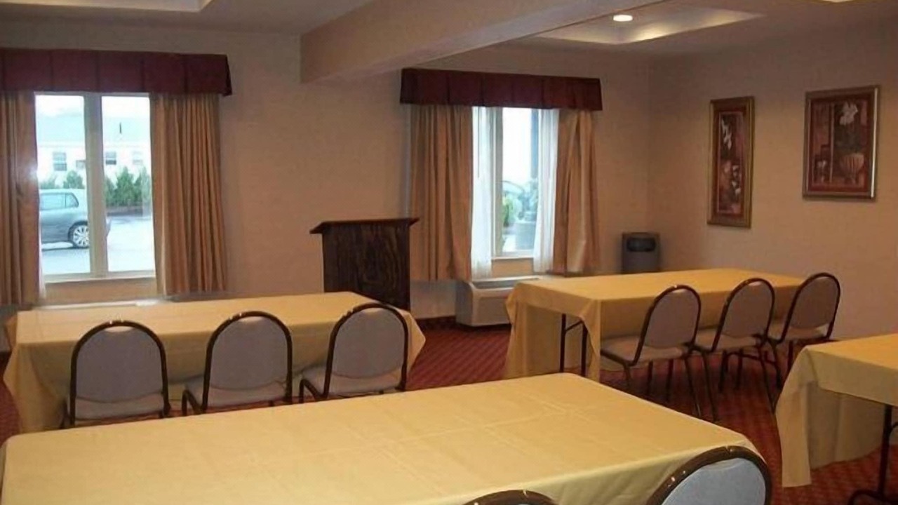 Photo of Livingroom in Seekonk