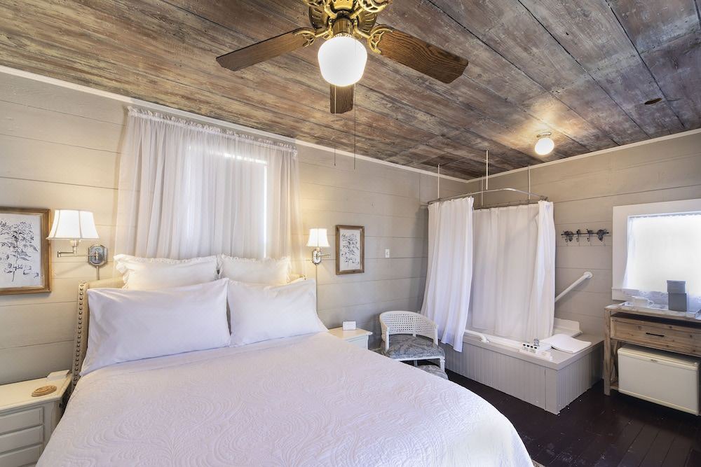 Photo of Bedroom in Smithville