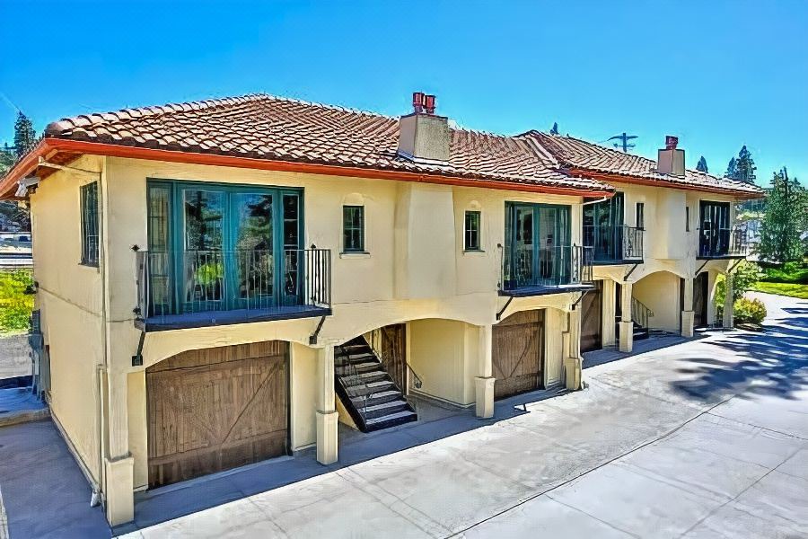 Photo of Buildings in Hood River