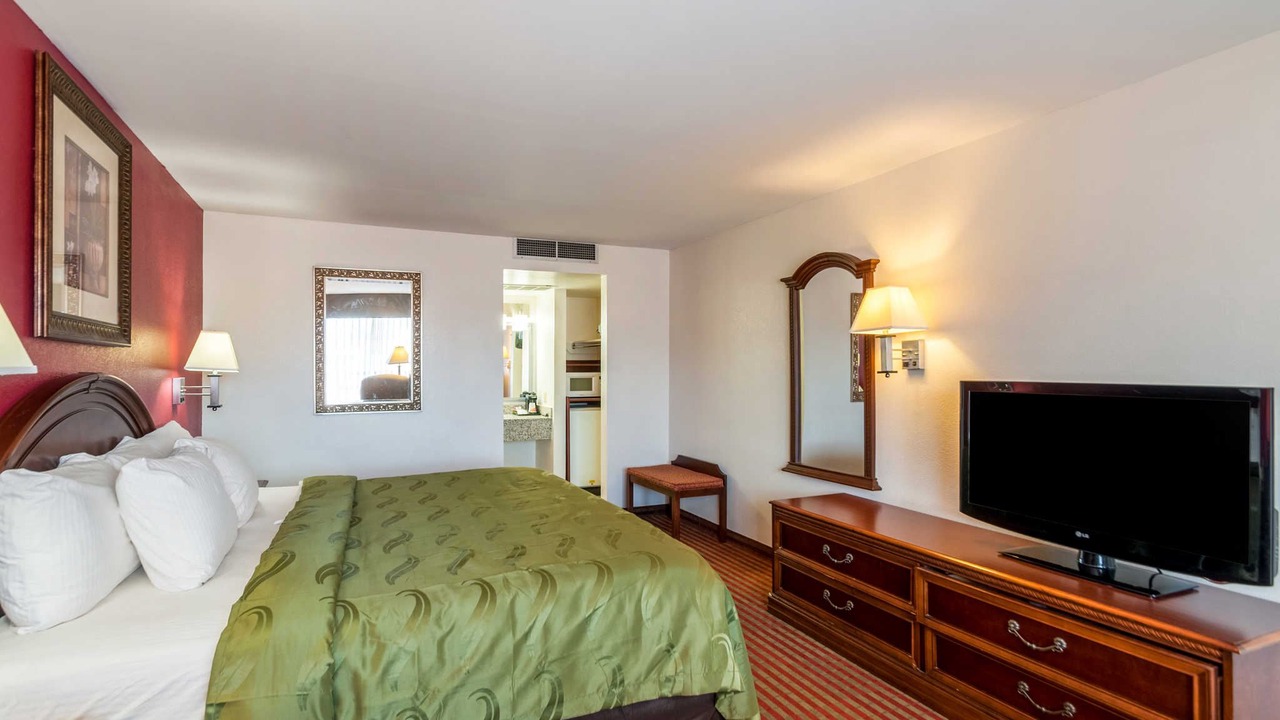 Photo of Bedroom in Luray
