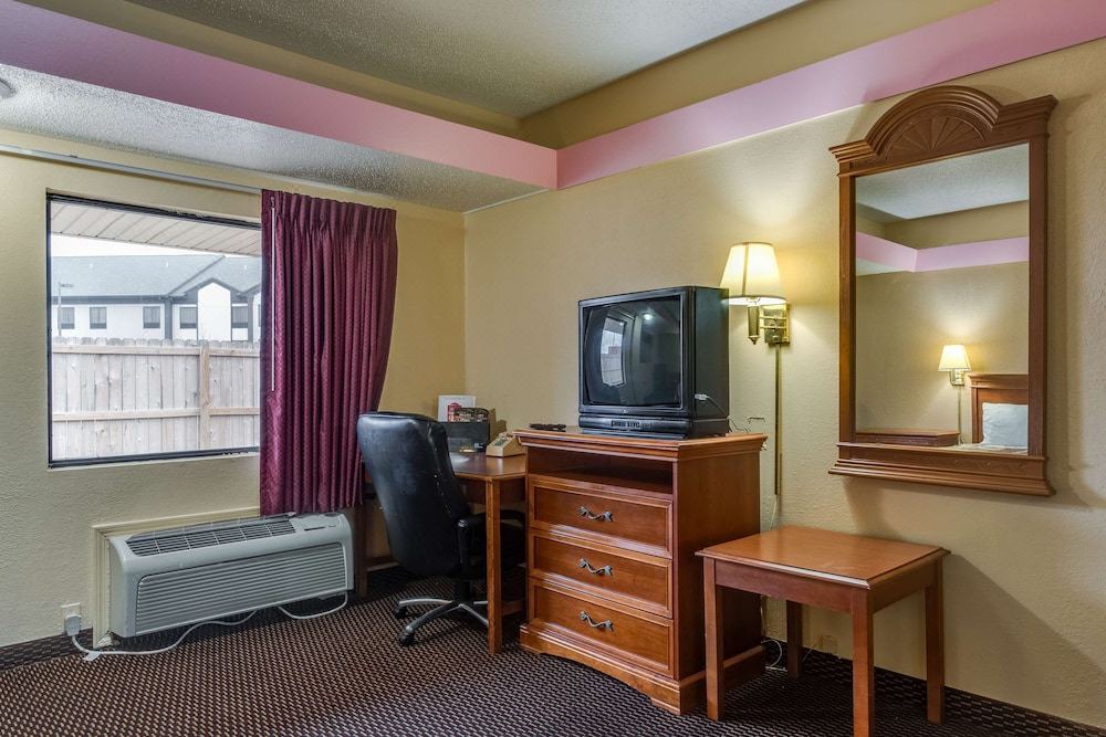 Photo of Livingroom in Midwest City