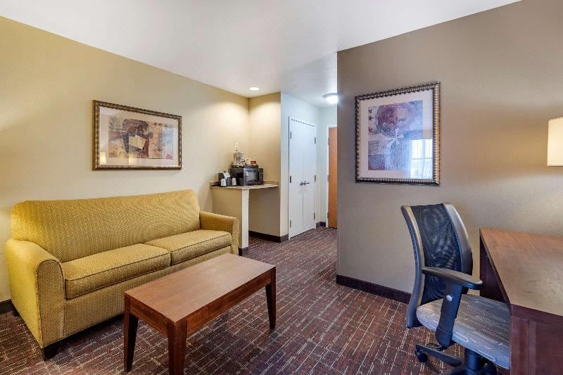 Photo of Livingroom in Shawnee