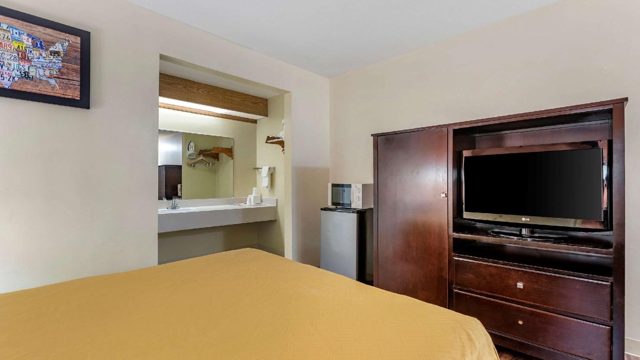 Photo of Bedroom in Urbandale