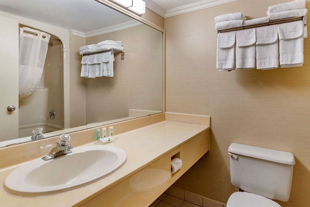 Photo of Bathroom in Summerside