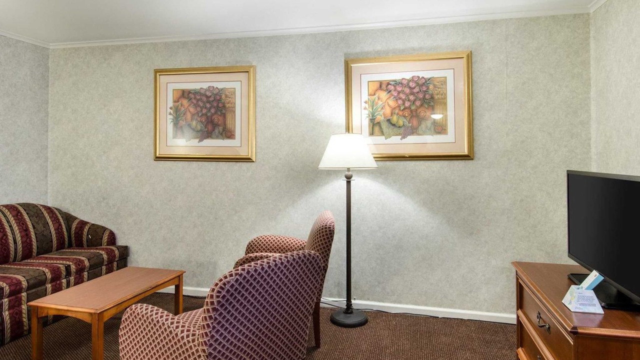 Photo of Livingroom in Northborough