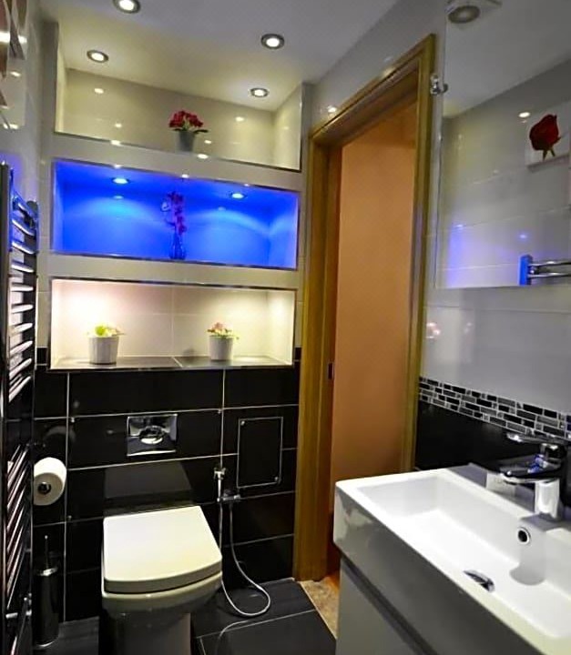 Photo of Others in Lancaster Gate