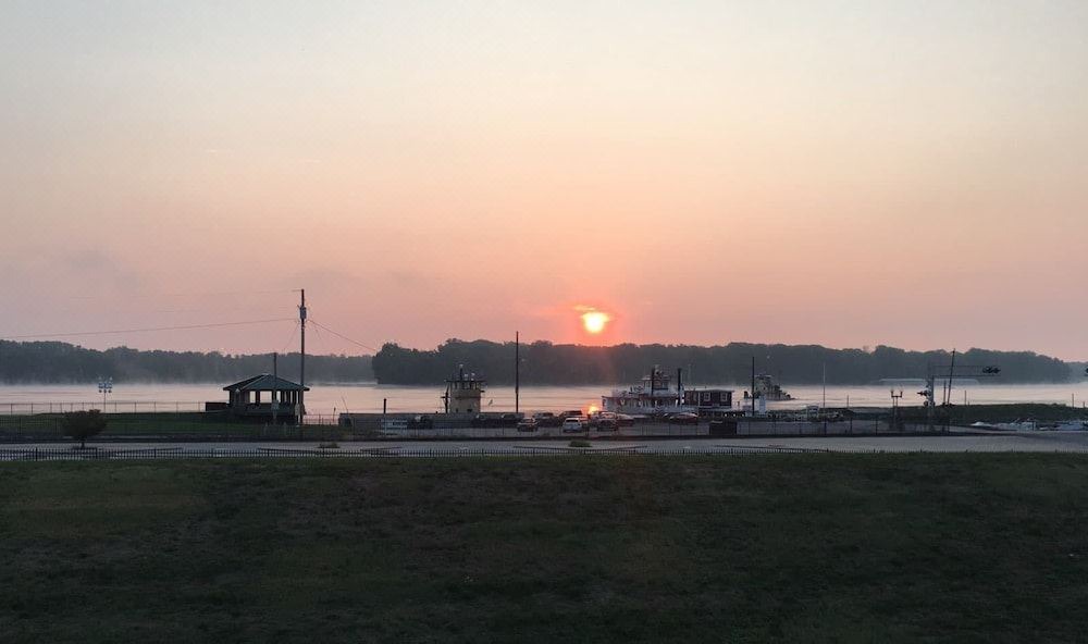 Photo of Others in Hannibal