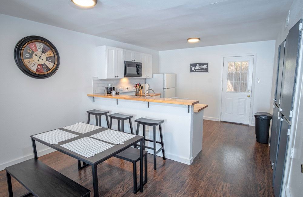 Photo of Livingroom in Midtown