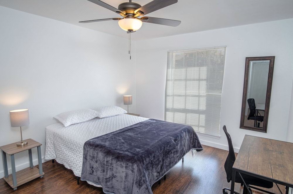 Photo of Bedroom in Midtown