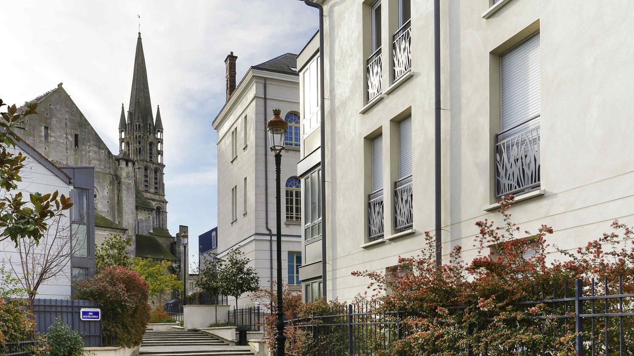Photo of Buildings in Etampes