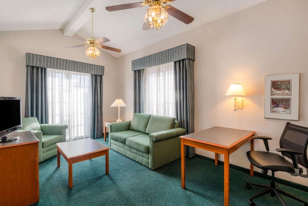 Photo of Livingroom in Farmington