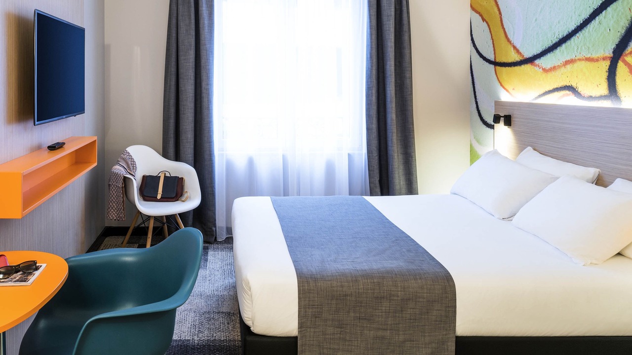 Photo of Bedroom in Clamart