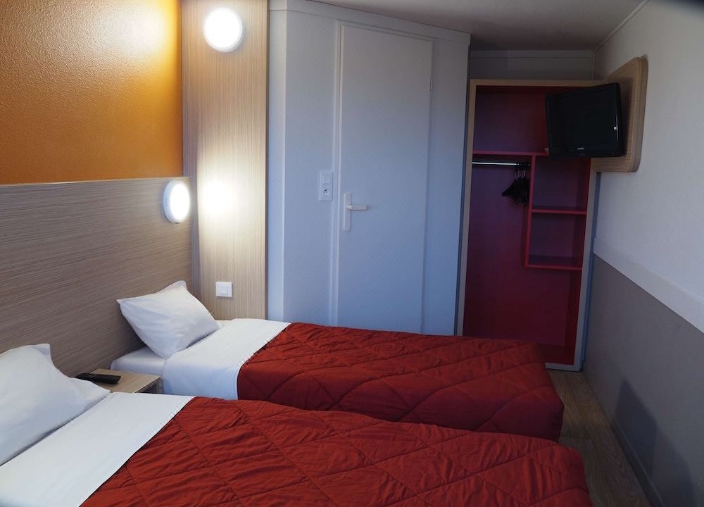 Photo of Bedroom in Saint-Lambert-des-Levees