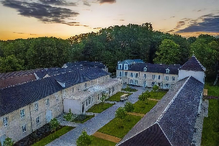 Photo of Buildings in Vineuil-Saint-Firmin