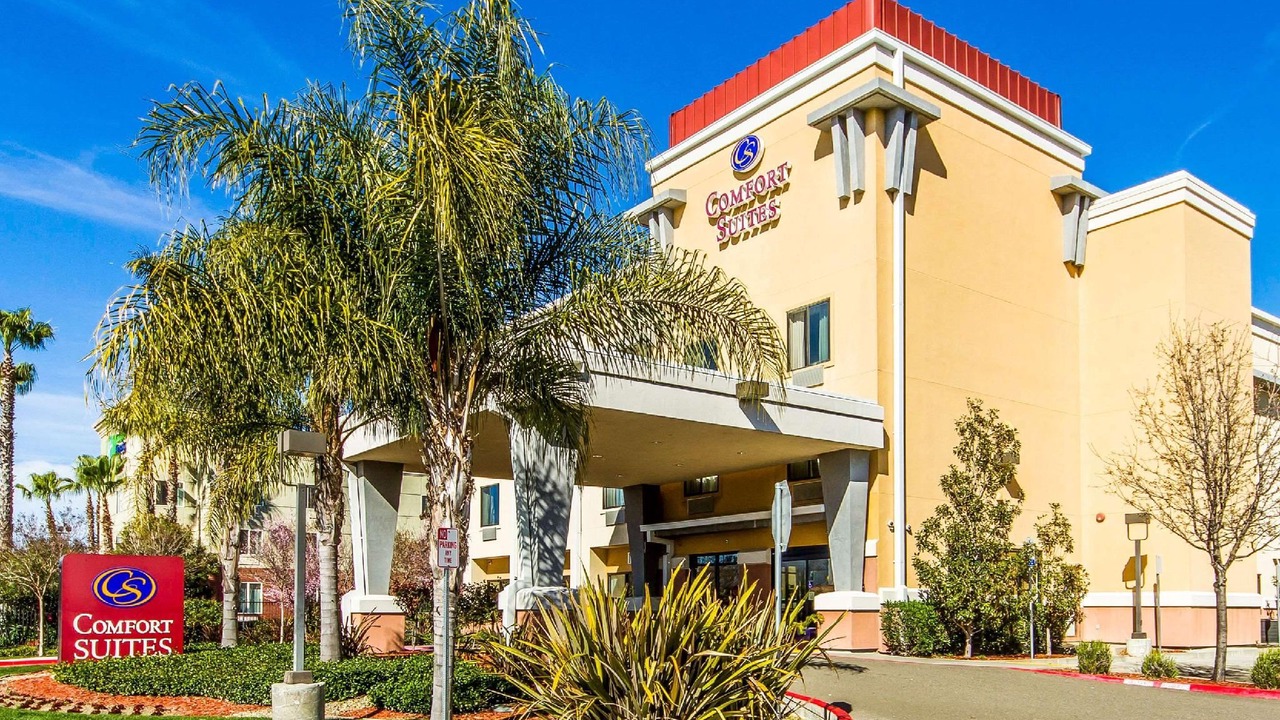 Photo of Buildings in Nut Tree