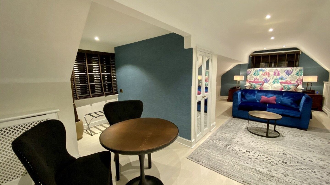 Photo of Livingroom in Horley