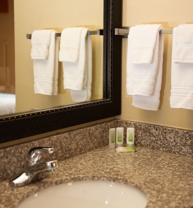 Photo of Bathroom in Pampa