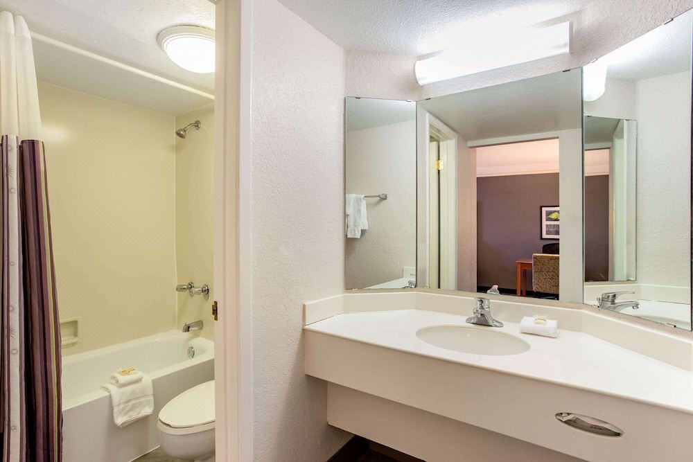 Photo of Bathroom in Champaign