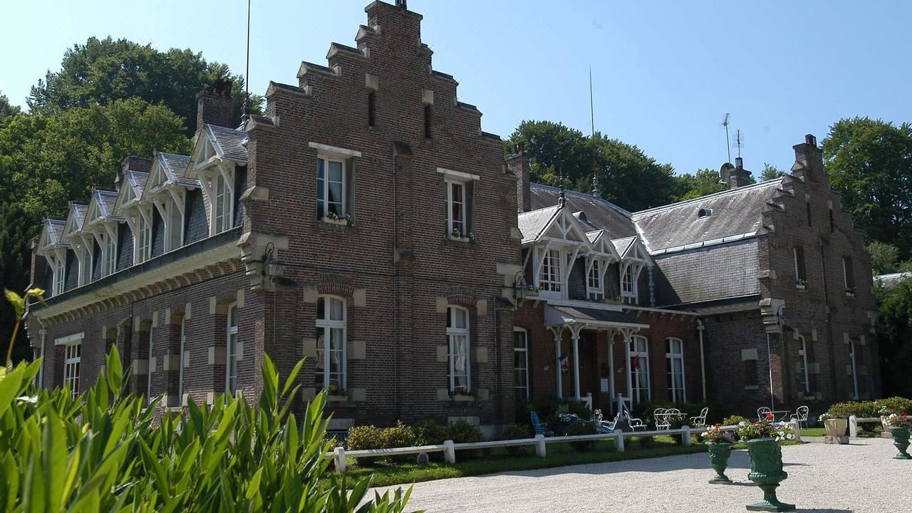 Photo of Buildings in Eu