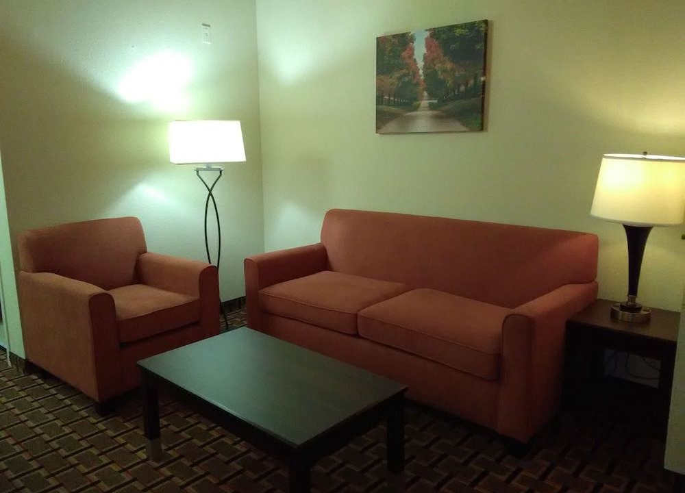 Photo of Livingroom in Madisonville