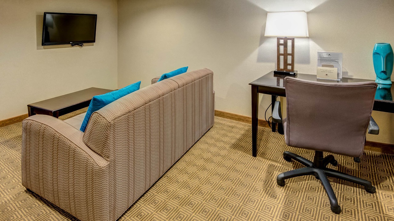 Photo of Livingroom in Tinton Falls