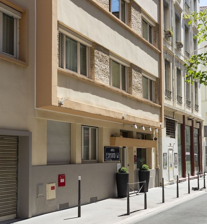 Photo of Buildings in Jules Ferry - Recamier