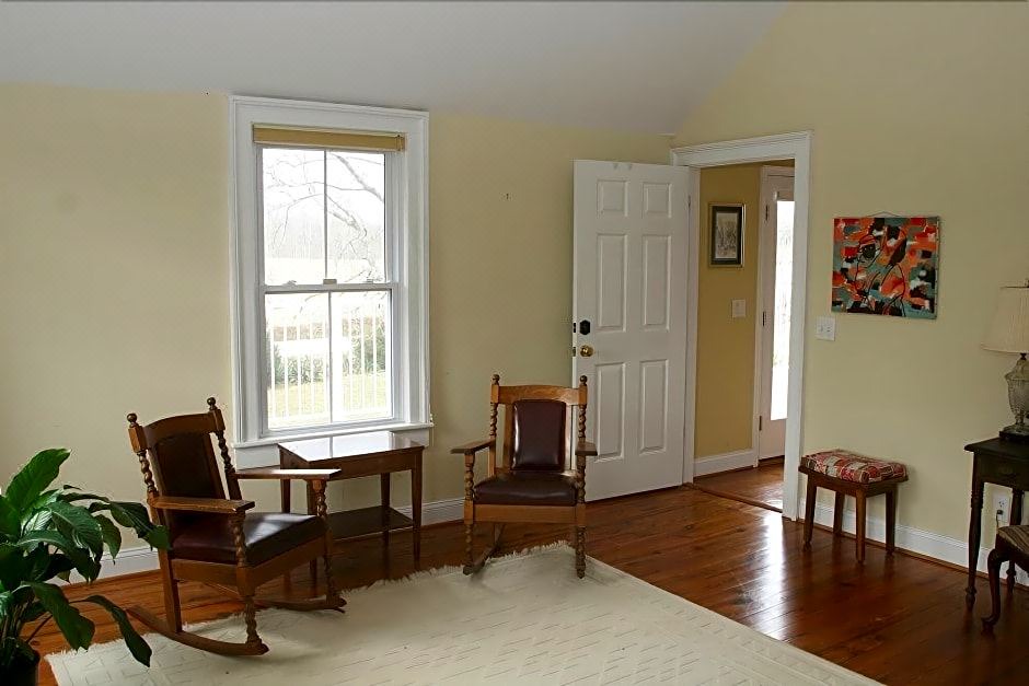 Photo of Livingroom in Alton