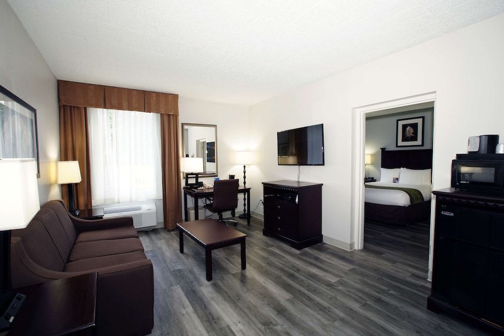 Photo of Livingroom in Paramus