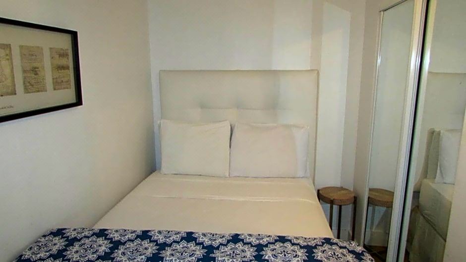 Photo of Bedroom in Mid Beach