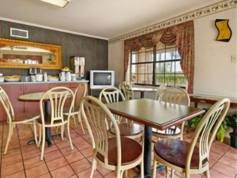 Photo of Livingroom in Monroe