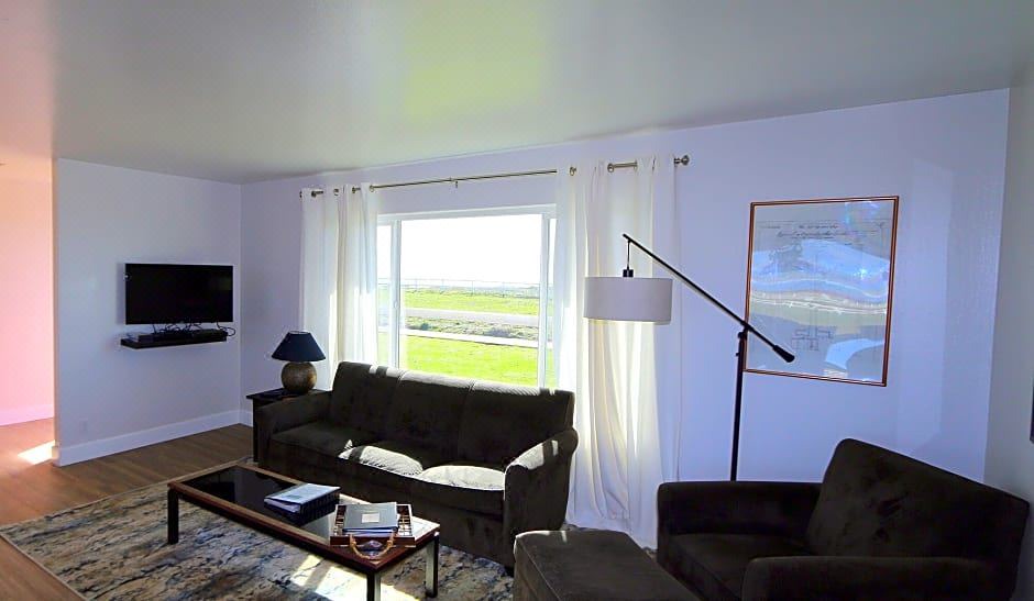 Photo of Livingroom in Point Arena