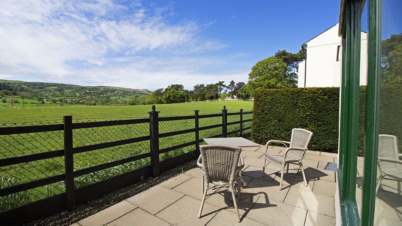Photo of Patio Balcony in Henryd